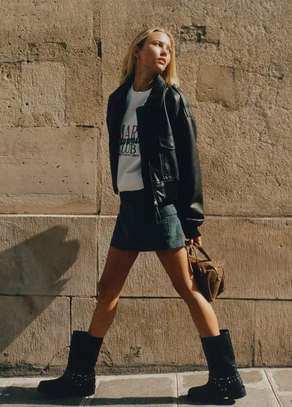 Bota Biker Tachas Punta Cuadrada Piel