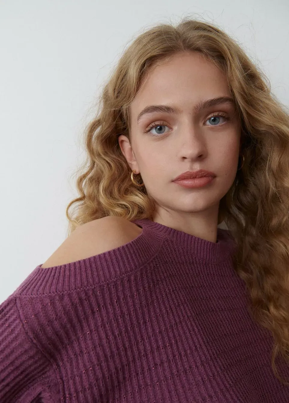 Jersey Cut Out Hilo Metalizado Berenjena